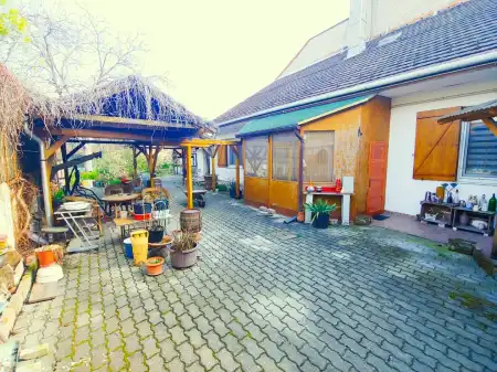 Eladó ingatlan, Pomáz 4 szoba 120 m² 85 M Ft