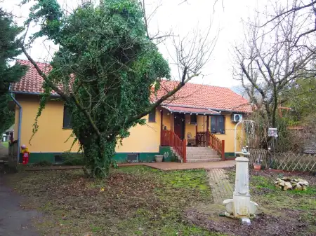 Eladó ingatlan, Pomáz 6 szoba 85 m² 135 M Ft