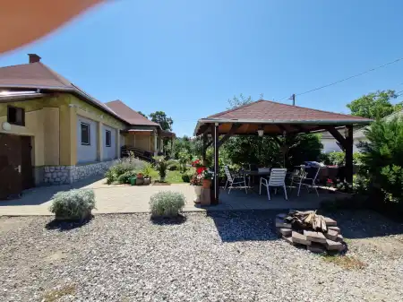 Eladó ingatlan, Poroszló 4 szoba 145 m² 69 M Ft
