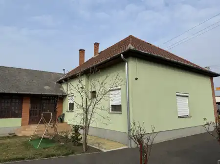eladó ingatlan, Püspökladány
