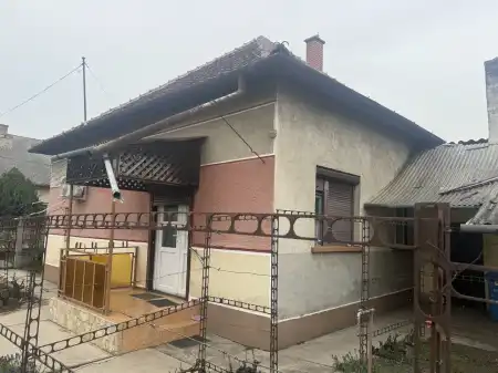 eladó ingatlan, Püspökladány