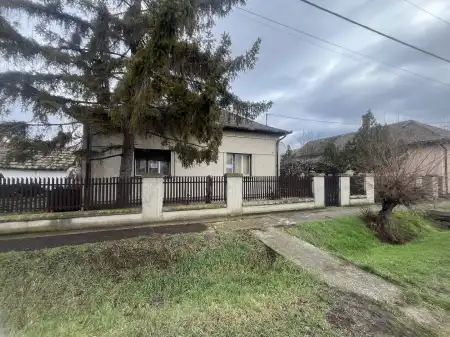 eladó ingatlan, Püspökladány