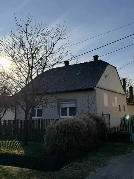 Eladó ingatlan, Pusztaszentlászló 2 szoba 80 m² 32 M Ft