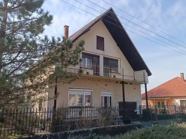 Eladó ingatlan, Pusztavacs 3 szoba 150 m² 38.8 M Ft