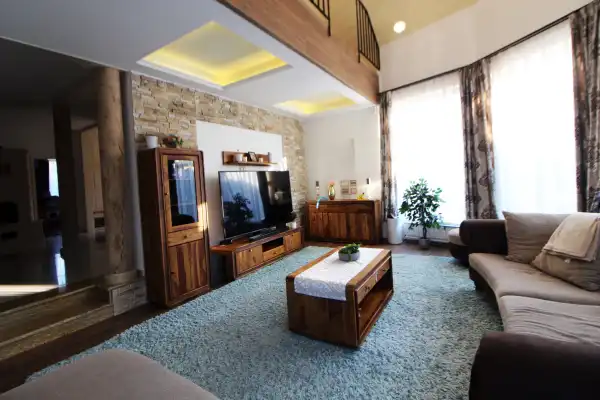 Eladó ingatlan, Ráckeve 5 szoba 270 m² 129 M Ft