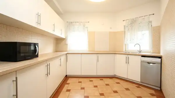 Eladó ingatlan, Rád 5+2 szoba 170 m² 154.9 M Ft