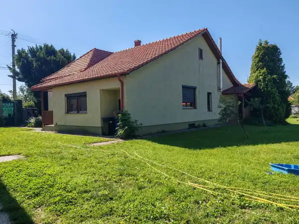 Eladó ingatlan, Rajka 4 szoba 199 M Ft