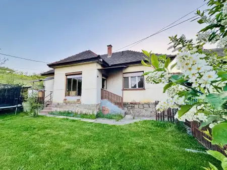 eladó ingatlan, Romhány