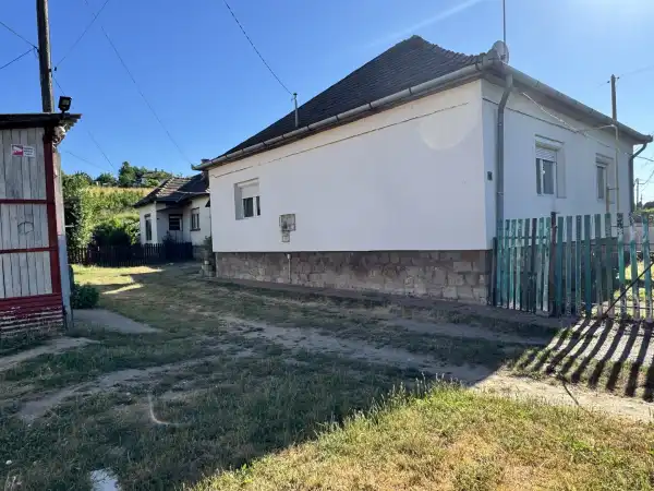Eladó ingatlan, Romhány 7 szoba 220 m² 30.99 M Ft