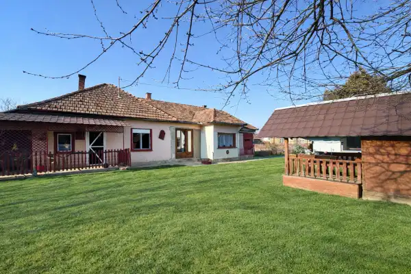 Eladó ingatlan, Romhány 4 szoba 125 m² 30.99 M Ft