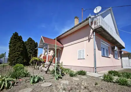 eladó ingatlan, Röszke