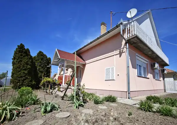 Eladó ingatlan, Röszke 3 szoba 119 m² 85.3 M Ft