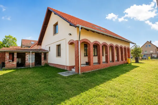 Eladó ingatlan, Sándorfalva 5 szoba 193 m² 110 M Ft