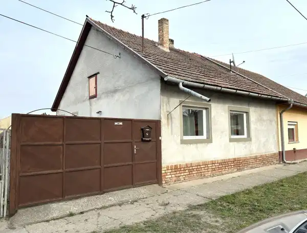 Eladó ingatlan, Sándorfalva 2 szoba 70 m² 44.9 M Ft