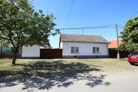 Eladó ingatlan, Sándorfalva 2 szoba 70 m² 42.9 M Ft