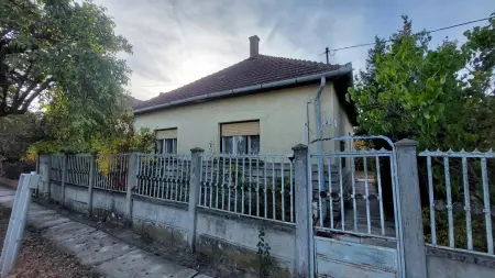 Eladó ingatlan, Sarkad 2 szoba 100 m² 12.9 M Ft