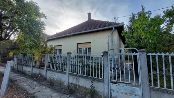 Eladó ingatlan, Sarkad 2 szoba 100 m² 12.9 M Ft