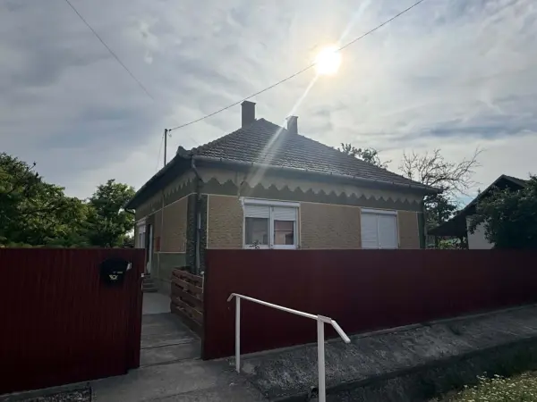 Eladó ingatlan, Sárrétudvari 2 szoba 80 m² 25.5 M Ft