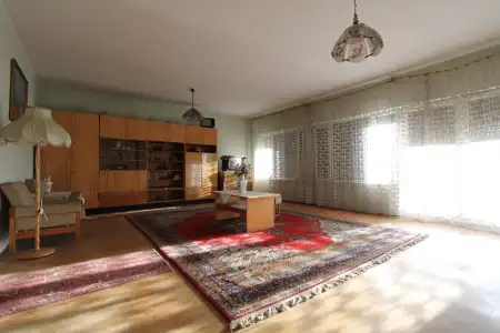 eladó ingatlan, Seregélyes