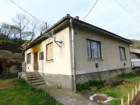 eladó ingatlan, Sirok