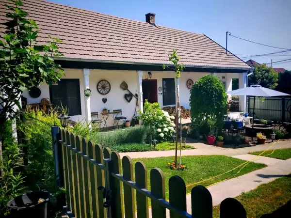 Eladó ingatlan, Somberek 4 szoba 115 m² 49.9 M Ft