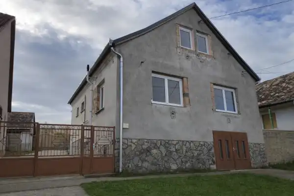 Eladó ingatlan, Somberek 8 szoba 202 m² 45 M Ft