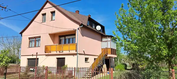 Eladó ingatlan, Soponya 6 szoba 212 m² 56 M Ft