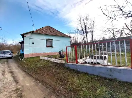 eladó ingatlan, Szákszend