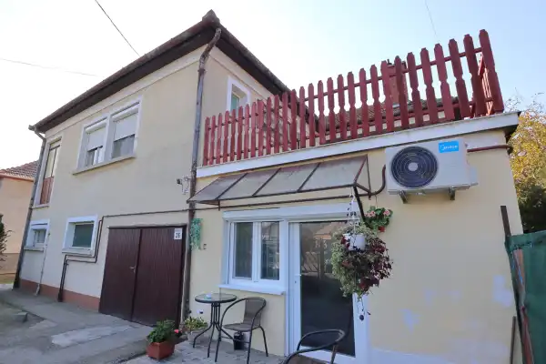 Eladó ingatlan, Szatymaz 10 szoba 272 m² 109 M Ft