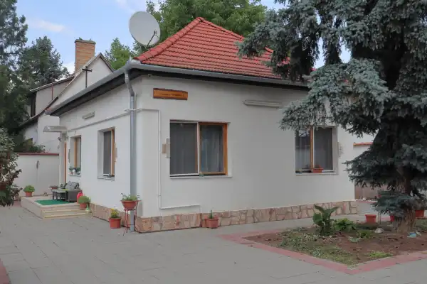 Eladó ingatlan, Szeged 2 szoba 75 m² 98 M Ft
