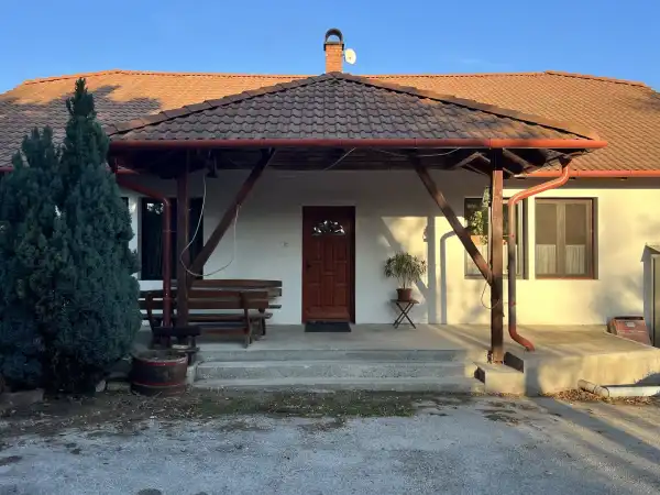 Eladó ingatlan, Székesfehérvár 3 szoba 180 m² 135 M Ft