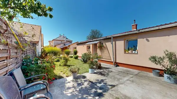 Eladó ingatlan, Székesfehérvár 10 szoba 265 m² 198.8 M Ft