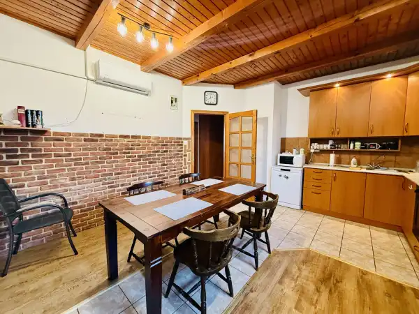 Eladó ingatlan, Székesfehérvár 8 szoba 210 m² 150 M Ft