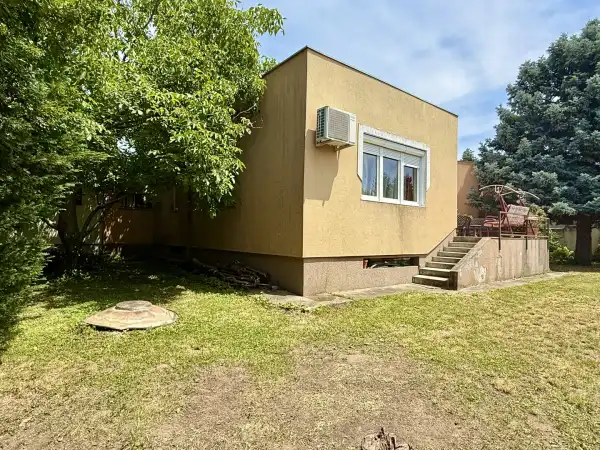 Eladó ingatlan, Székesfehérvár 5 szoba 255 m² 108.9 M Ft