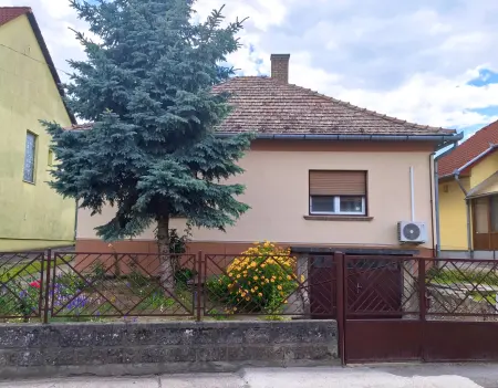 eladó ingatlan, Szekszárd