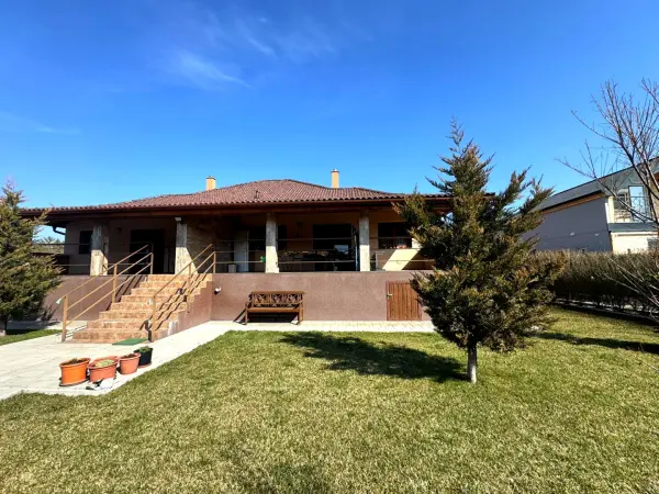 Eladó ingatlan, Szigetcsép 4 szoba 160 m² 280 M Ft