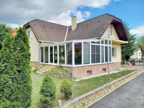 Eladó ingatlan, Szigetszentmiklós 5 szoba 300 m² 168 M Ft