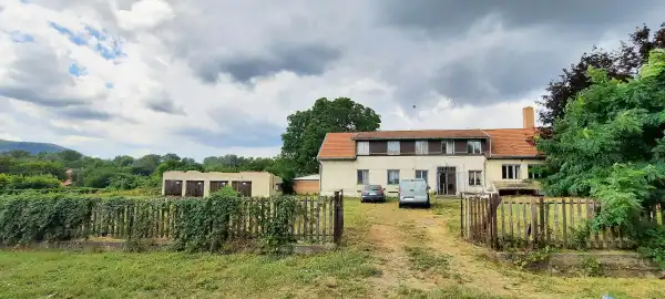 Eladó ingatlan, Szob 6+4 szoba 220 m² 75 M Ft