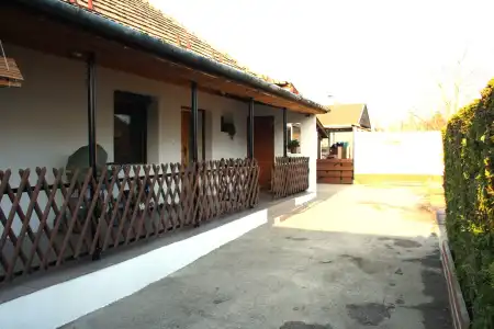 eladó ingatlan, Sződ