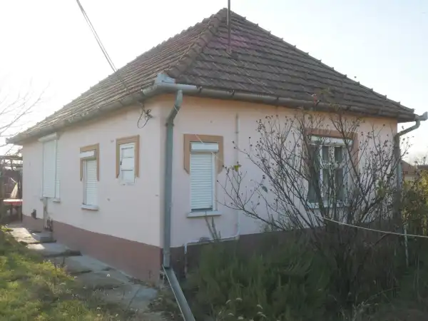 Eladó ingatlan, Tápiószentmárton 2 szoba 48 m² 19.5 M Ft