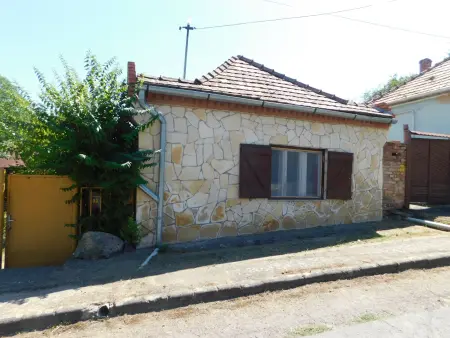 Eladó ingatlan, Tarnaszentmária 1+2 szoba 50 m² 17.9 M Ft