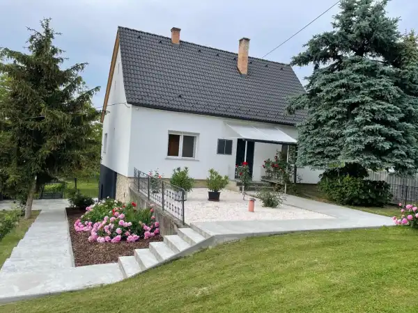 Eladó ingatlan, Tata 3 szoba 110 m² 89 M Ft