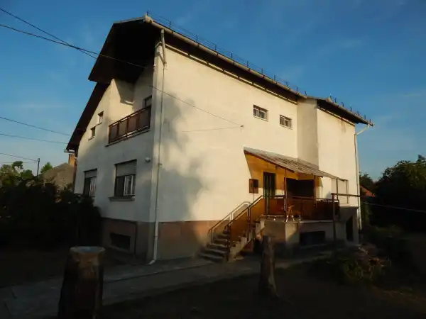 Eladó ingatlan, Tatabánya 5 szoba 304 m² 85 M Ft