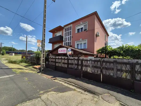 Eladó ingatlan, Téglás 8 szoba 321 m² 69 M Ft