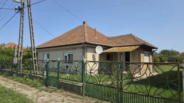 Eladó ingatlan, Tiszalúc 2+1 szoba 86 m² 8.5 M Ft