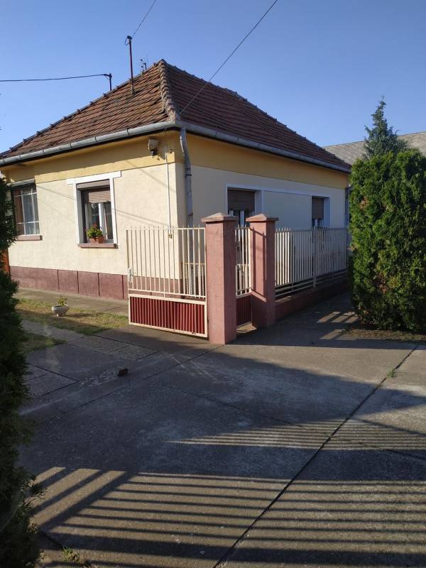 eladó ingatlan, Tóalmás