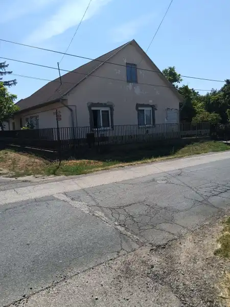 eladó ingatlan, Tóalmás