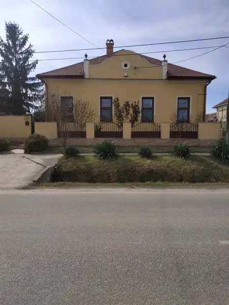 eladó ingatlan, Tóalmás