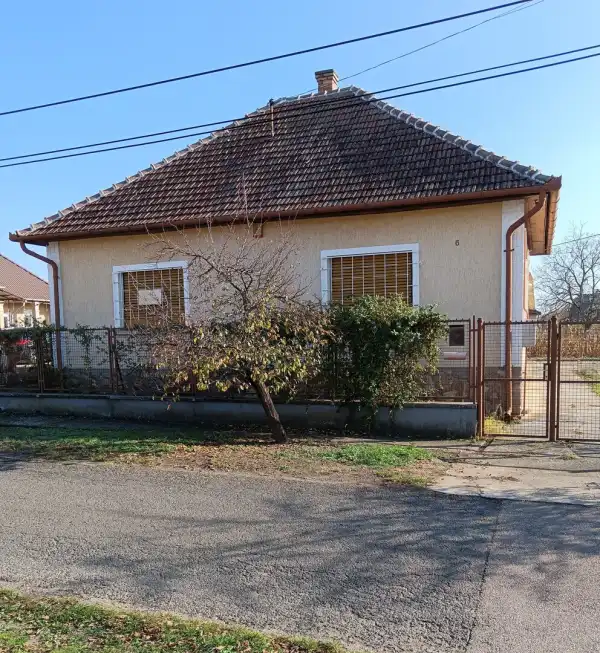 Eladó ingatlan, Tóalmás 3 szoba 100 m² 36 M Ft