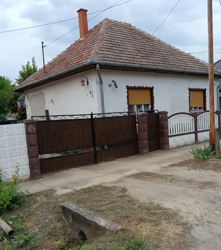 eladó ingatlan, Tóalmás